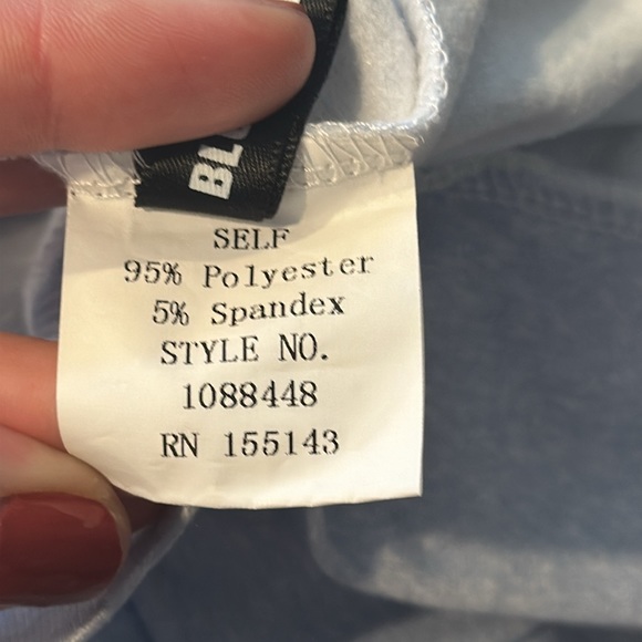 Blush Mark Women’s size M Cowboys pull over. - Picture 4 of 5